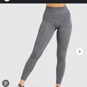 Gym shark leggings